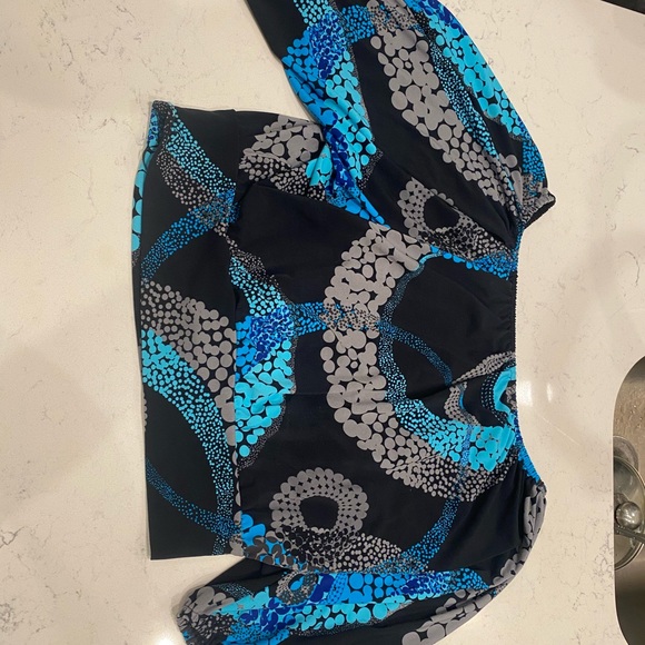 Top - Picture 2 of 2